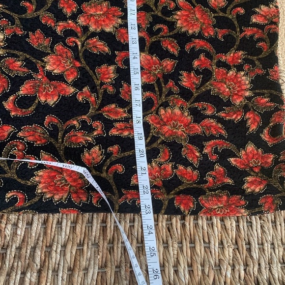 Black/red/gold floral 1X - Picture 9 of 9